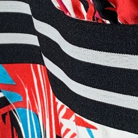 Jag Swim Tankini Top XS Tropical Floral Print Black Trim NWT - Picture 9 of 12